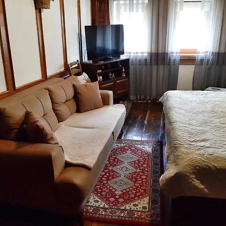 Kulla Dula Guesthouse Gjakova Kültér fotó