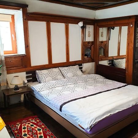 Kulla Dula Guesthouse Gjakova Kültér fotó