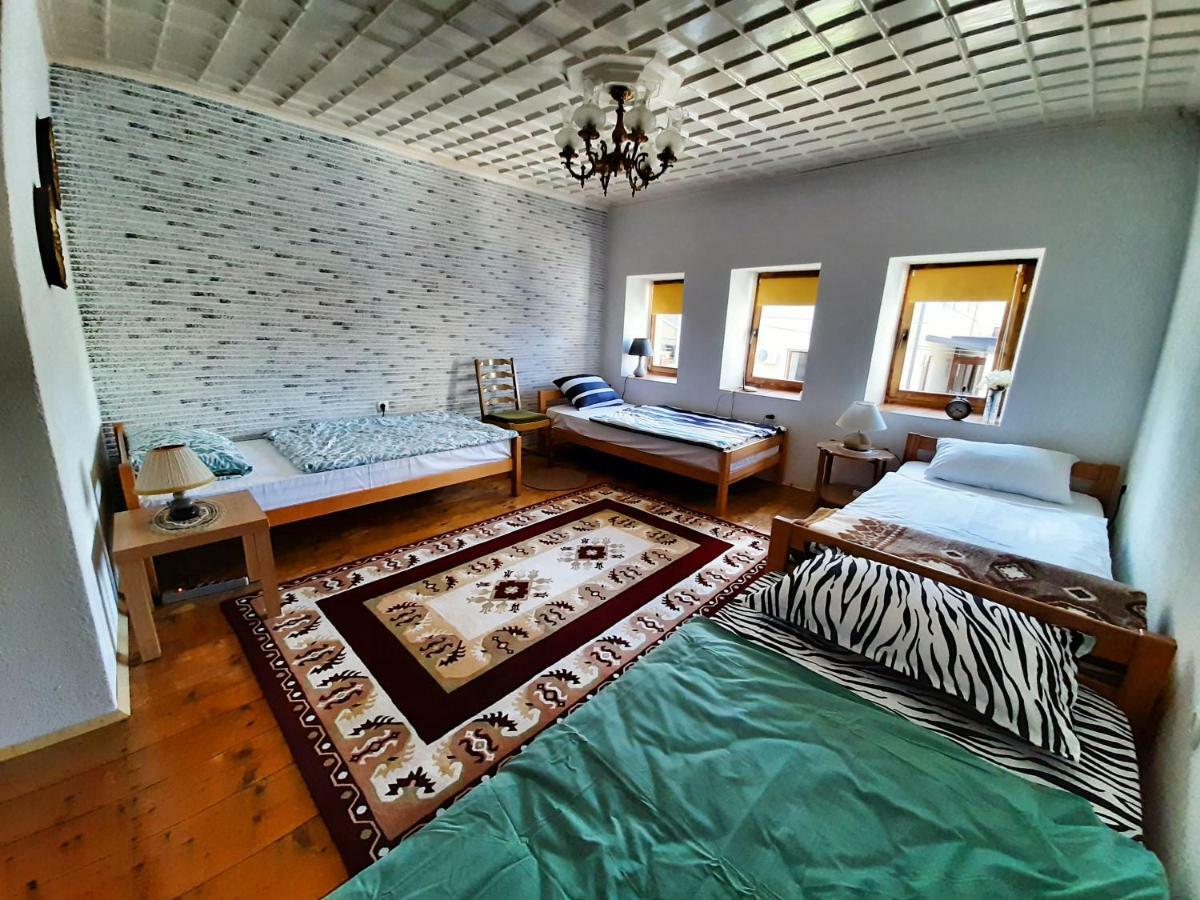 Kulla Dula Guesthouse Gjakova Kültér fotó